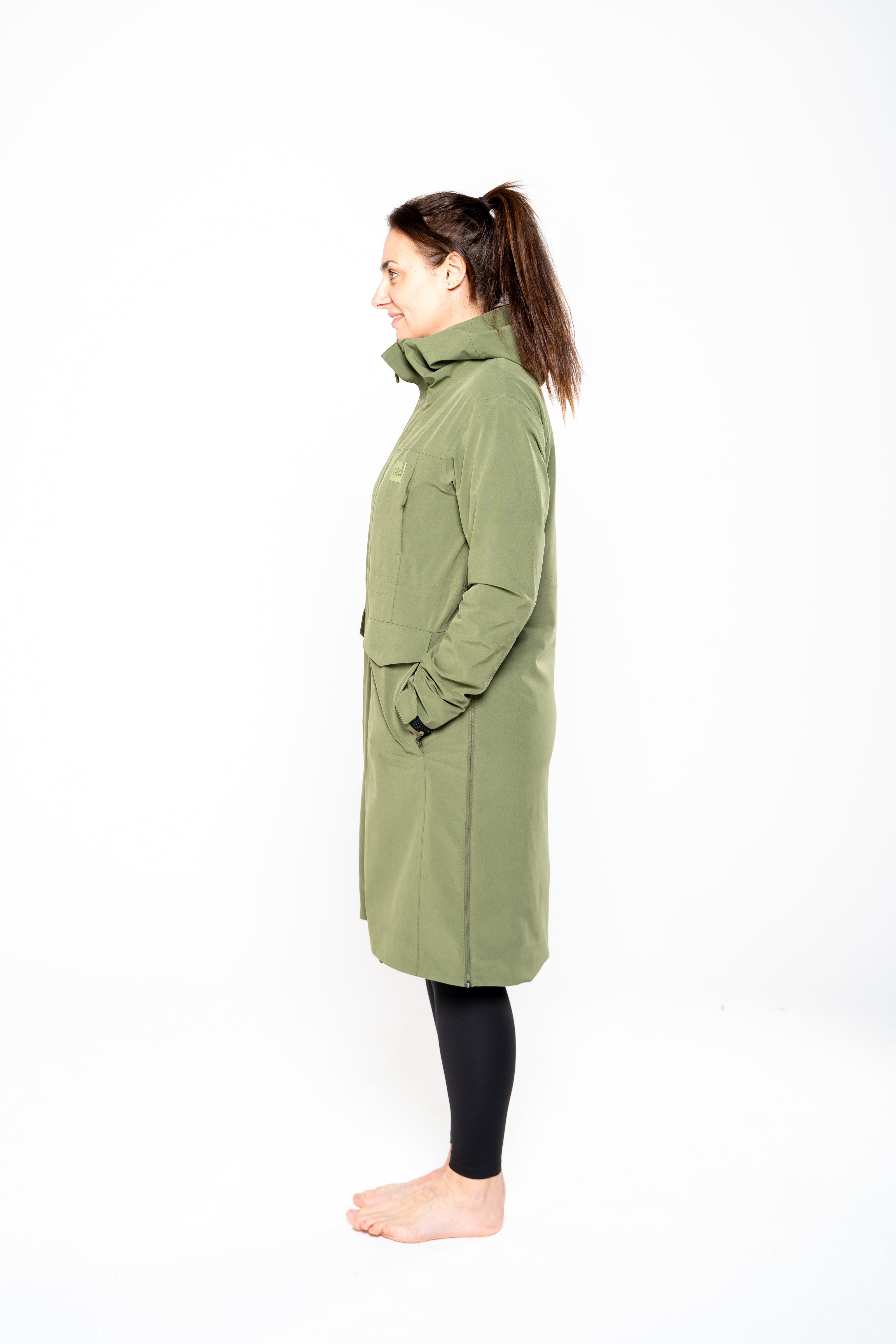 Women's Pursuit Waterproof Lightweight Changing Robe Jacket - Olive Green